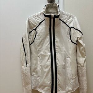 RARE Lululemon Run: Bundle Up Jacket
Polar Cream White Women size 6